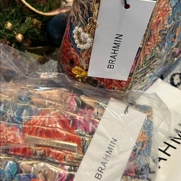 NWT 2-PIECE Brahmin Vibrant Floral Shoulder Bag Hillary Lasso W wallet - Picture 3 of 8